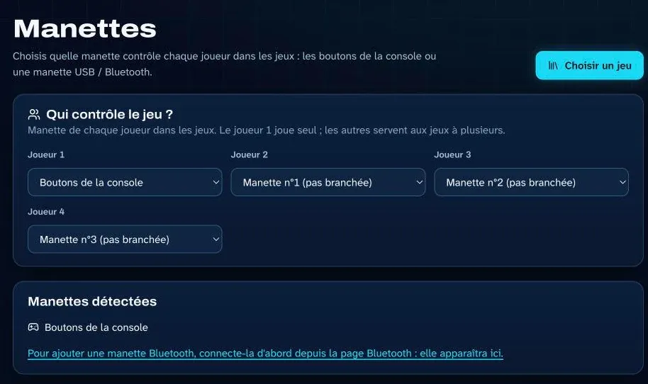 Page Manettes de ROMKADE Manager : pour chacun des quatre joueurs, une liste pour choisir sa manette (boutons de la console ou manette USB / Bluetooth), et les manettes détectées.